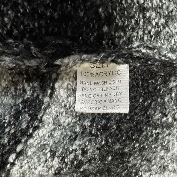 Altar'd State Women's Gray Sleeveless Cardigan Vest Size M Ombre Fringe - Picture 5 of 6